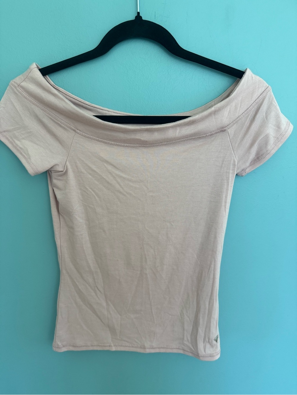 Guess Off-Shoulder Short Sleeve Top - Light Pink